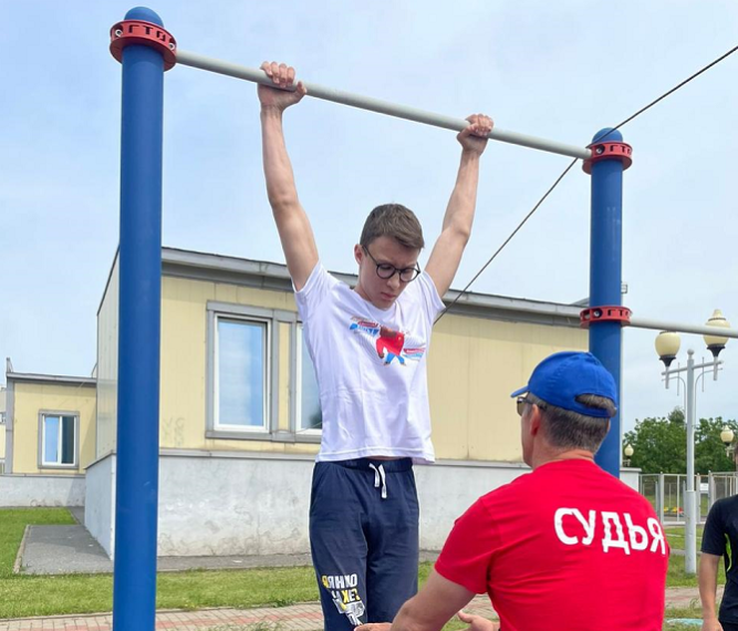 Правила вида спорта «Полиатлон». Статья №20 СУДЕЙСКАЯ КОЛЛЕГИЯ ПО ПОДТЯГИВАНИЮ, СГИБАНИЮ И РАЗГИБАНИЮ РУК В УПОРЕ ЛЕЖА.